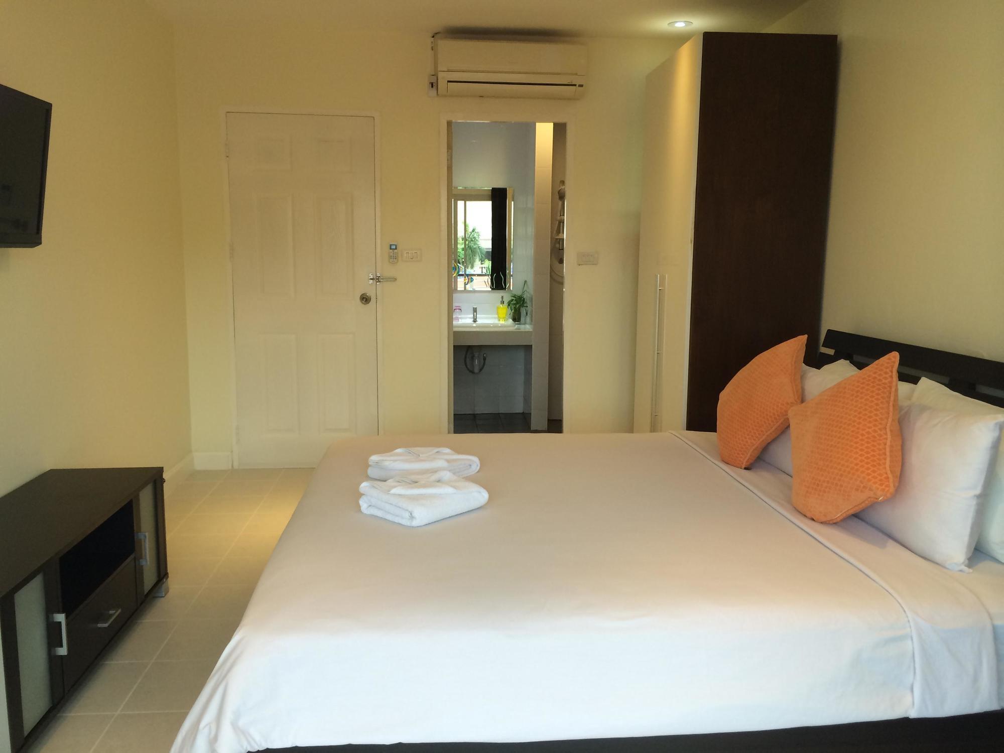 Glitter House Apartamento Phuket Exterior foto