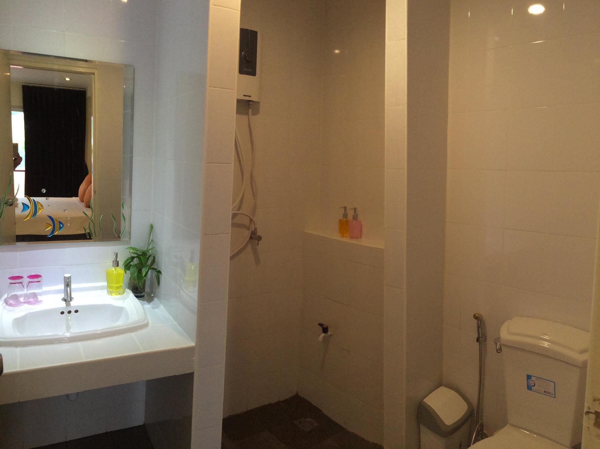 Glitter House Apartamento Phuket Exterior foto