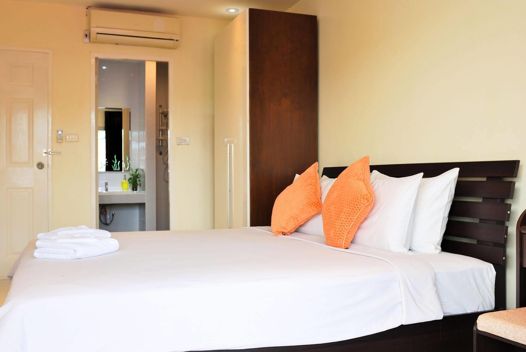 Glitter House Apartamento Phuket Exterior foto